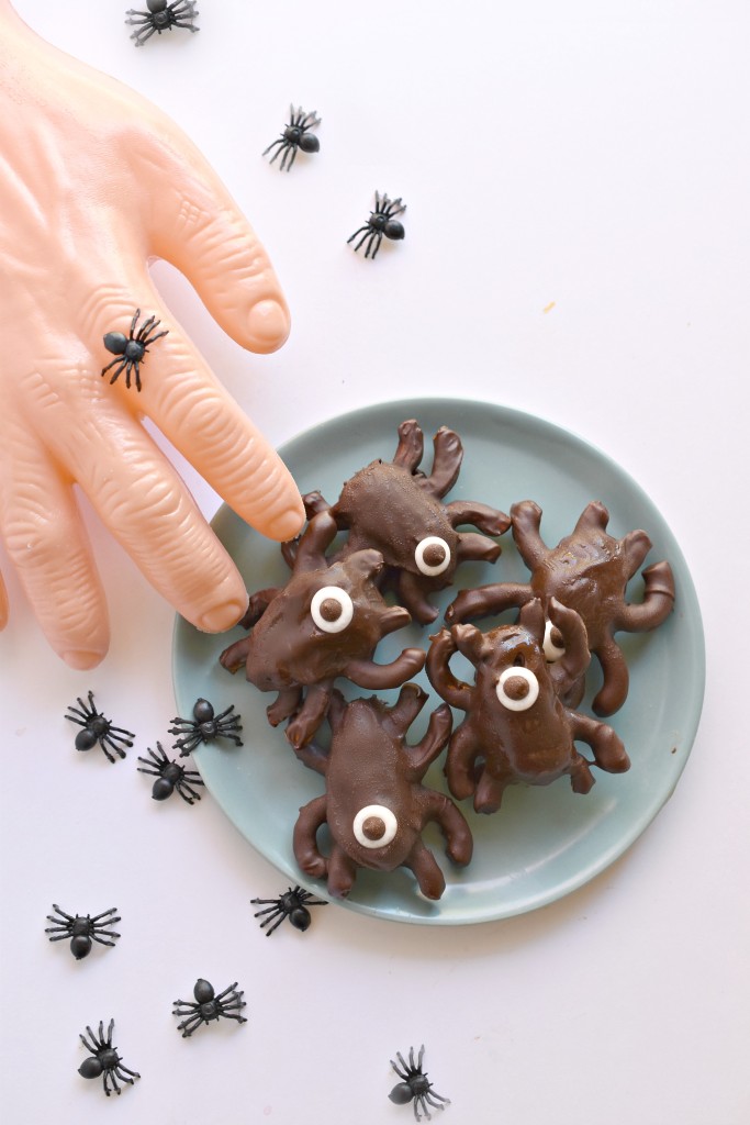 Chocolate Halloween Spiders made with dates and gluten free pretzels
