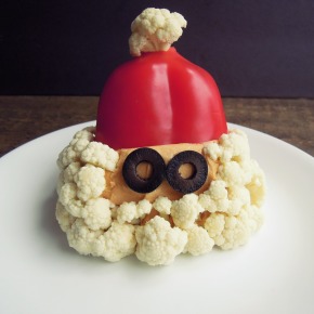 Santa Claus is coming to town (on a plate) Santa Claus is coming to town (on a plate)