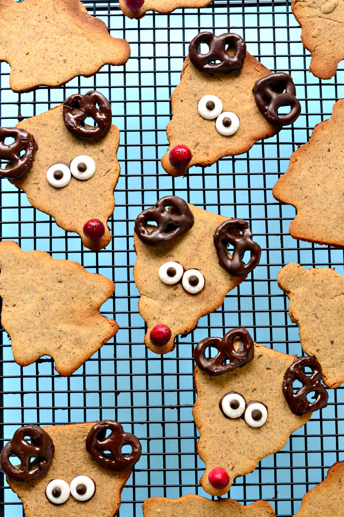 Healthy Reindeer Cookies - Fork and Beans