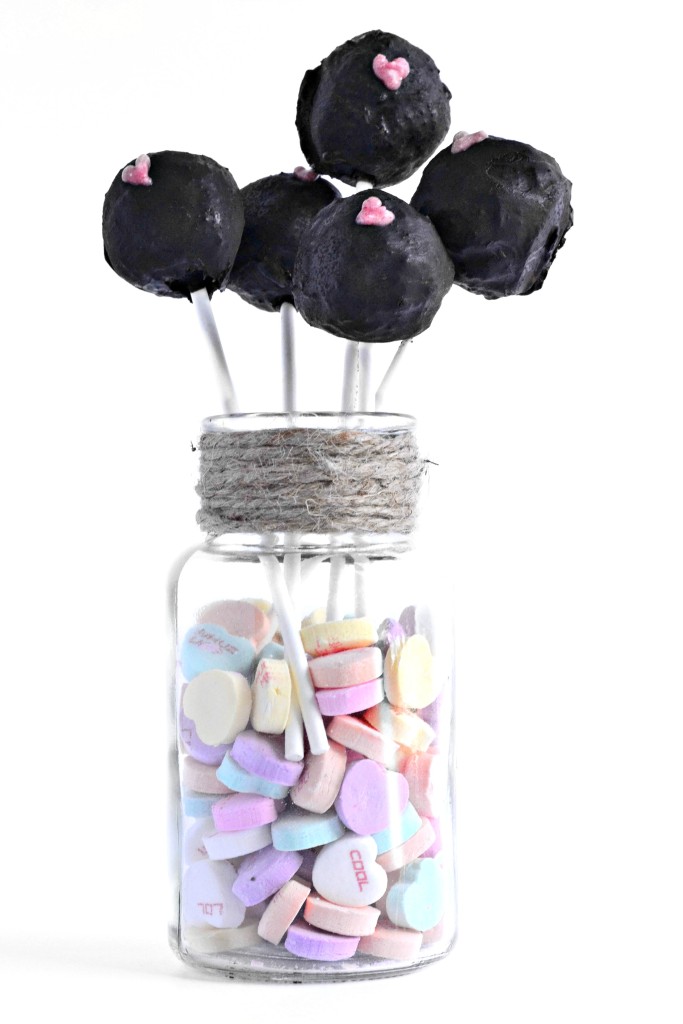 These cake pops require NO oven and are full of healthy, good-for-you ingredients. 