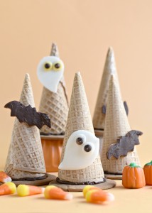 These witches' hats are filled with a tasty snack of homemade trail mix or whatever you desire. Just smash open and SURPRISE!