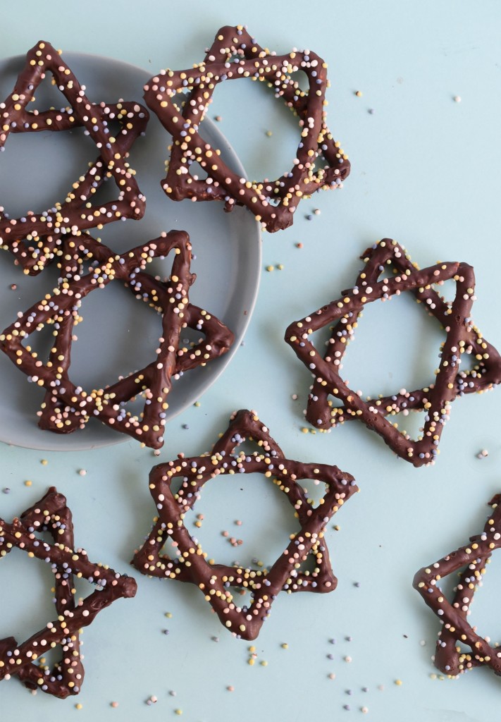4 Hanukkah Recipes for Kids: Star of David Pretzels