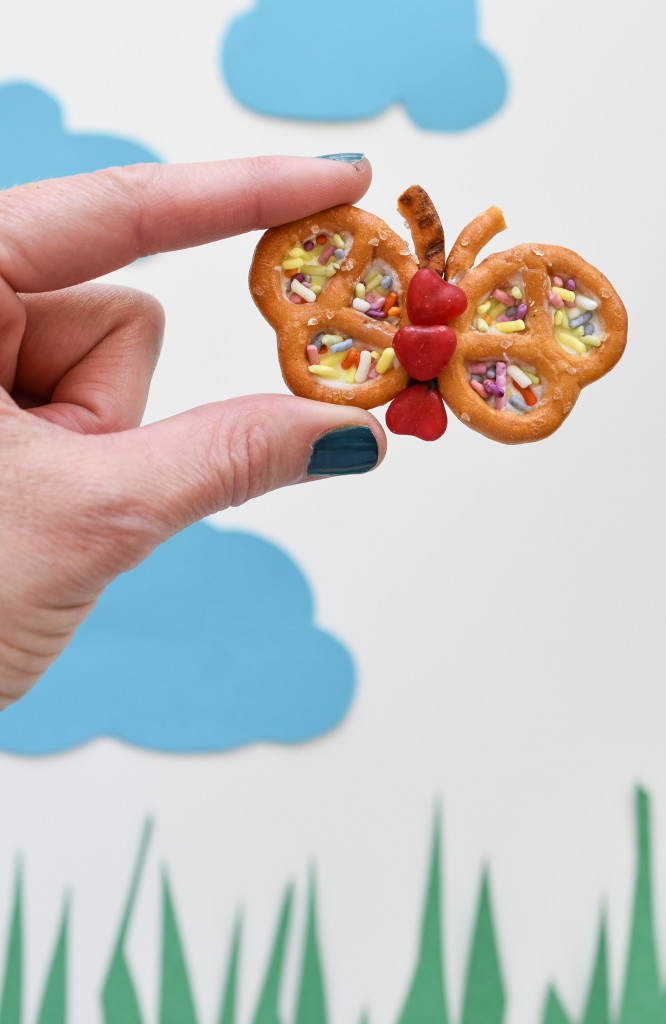 Celebrate spring by turning your favorite gluten free pretzels into these sprinkle and candy-filled edible Pretzel Butterflies. 