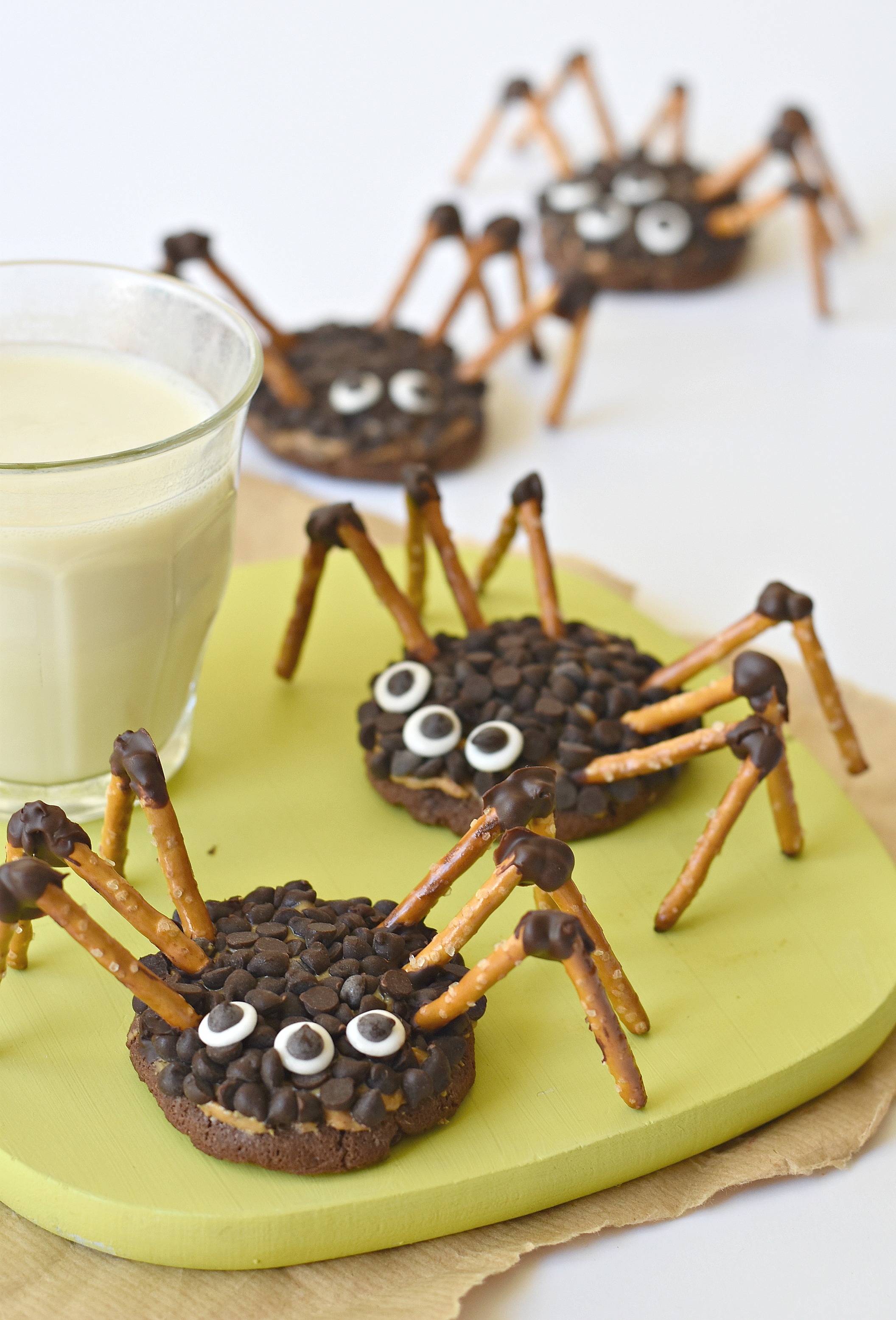 Halloween Spider Cookies - Fork and Beans