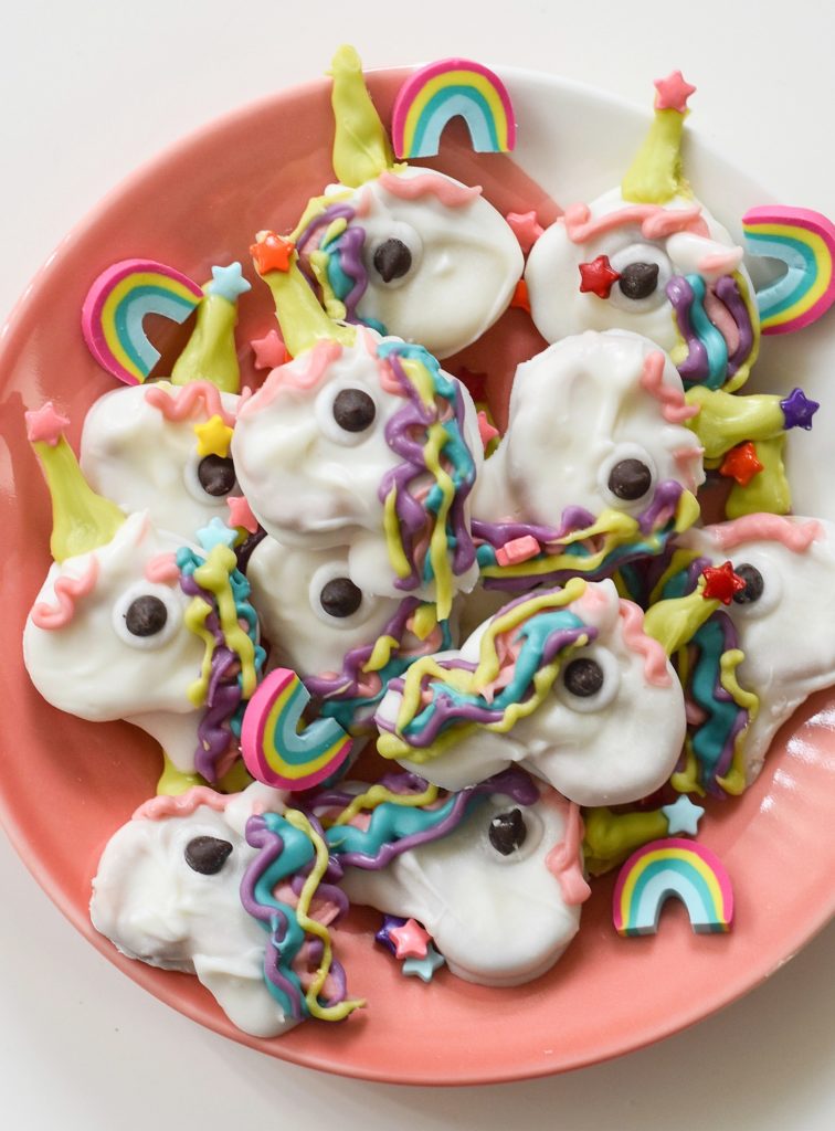 Grab your magic wands and some fairy dust because there is some serious rainbow fun to be had with these Unicorn Pretzels!