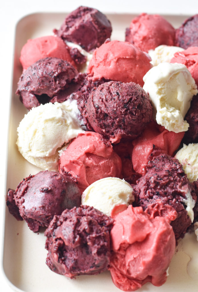 Frozen berries, plain yogurt and a dash of maple syrup is all you need to make the Easiest Homemade Frozen Yogurt. A healthy dessert treat for the family!