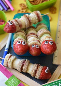 Turn regular ol' PB&Js into showstoppers with these Peanut Butter Jelly Snake Sandwiches. They are an easy yet creative way to add a little flair for your kid's school lunchbox.